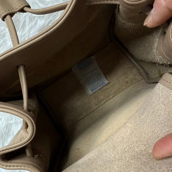 Vintage Coach Taupe 4029 Flap Drawstring 1980s Crossbody Shoulder Bag - Picture 11 of 14